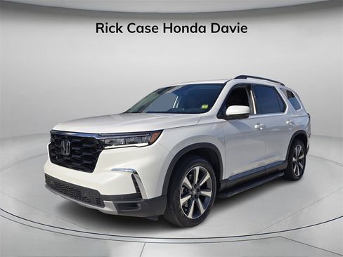 Used 2024 Honda Pilot Elite image 9