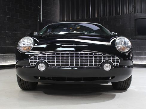 Used 2002 Ford Thunderbird Deluxe image 8