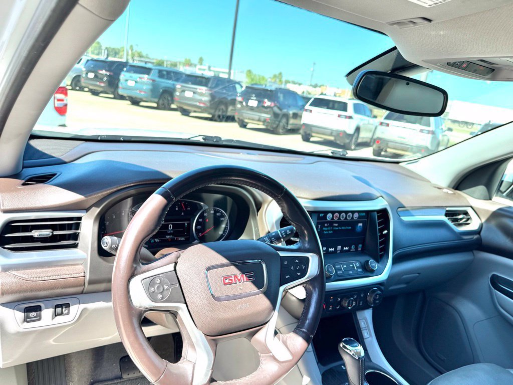 Used 2018 GMC Acadia SLT FWD image 11