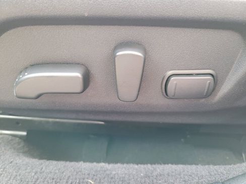 Used 2019 Subaru Outback 3.6R Touring image 25