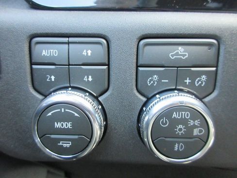 New 2026 GMC Sierra 2500 SLE w/ SLE Value Package; image 17