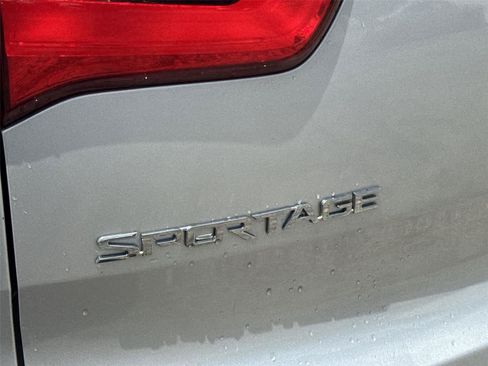 Used 2016 Kia Sportage LX AWD/4WD image 11