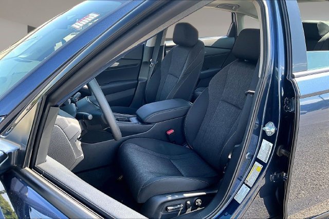 Certified 2025 Honda Accord SE image 20