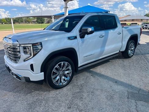 Used 2023 GMC Sierra 1500 Denali w/ Denali Reserve Package AWD/4WD image 1