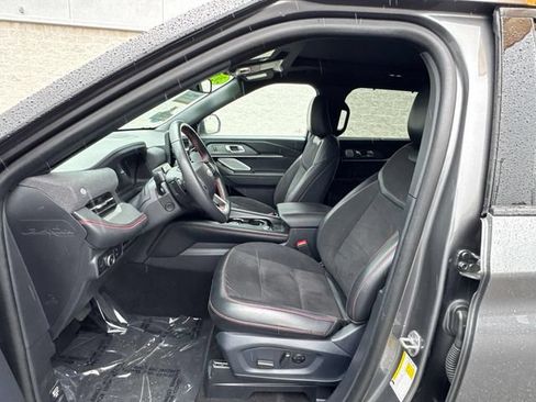 Used 2025 Ford Explorer ST AWD/4WD image 14