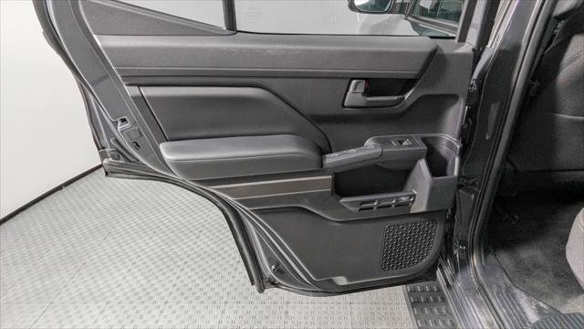 Used 2025 Toyota 4Runner SR5 AWD/4WD image 13