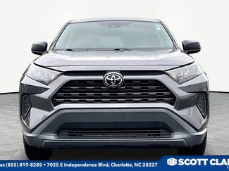 Used 2022 Toyota RAV4 LE FWD video 2