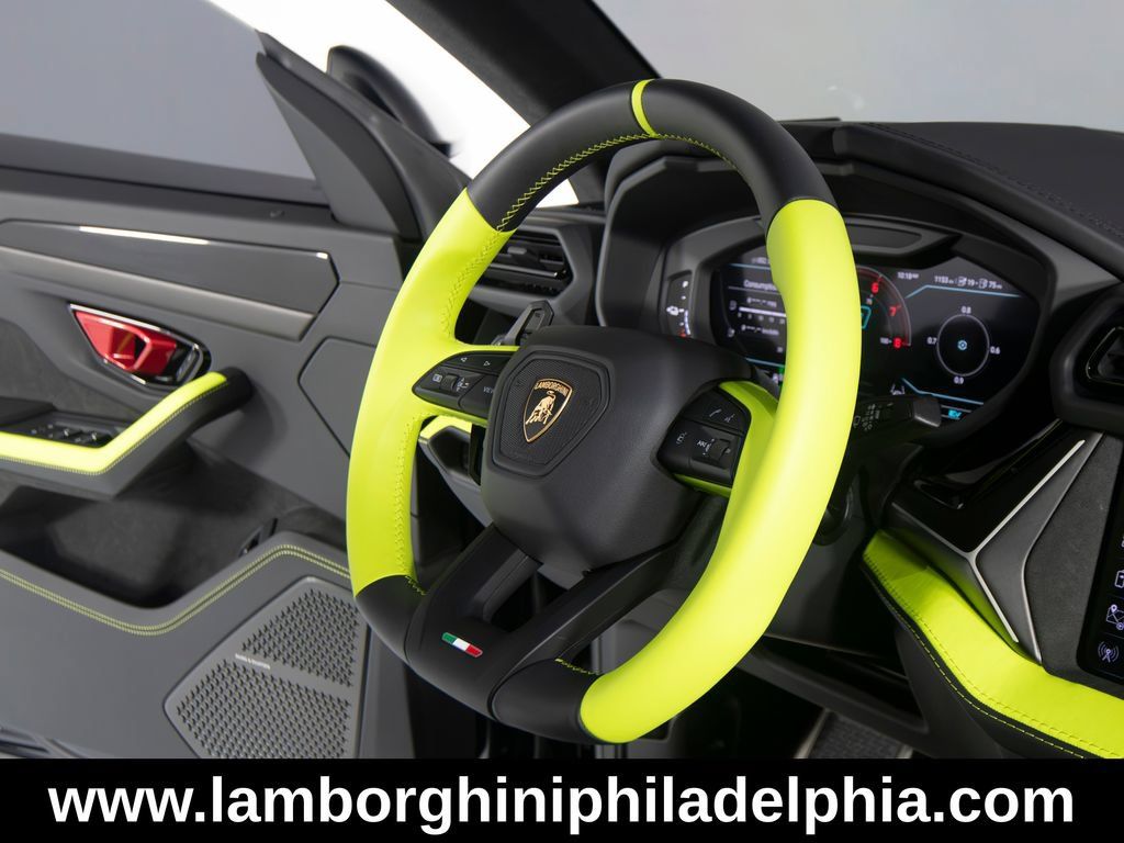 Used 2026 Lamborghini Urus S AWD/4WD image 35
