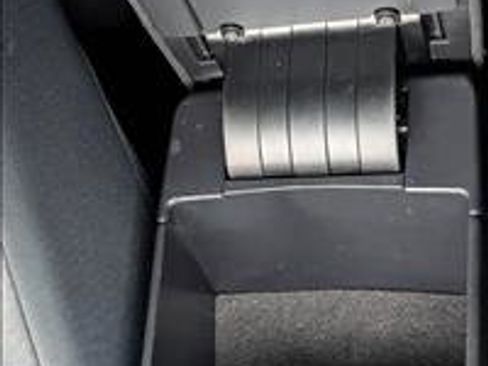 Used 2021 Toyota Corolla LE image 27