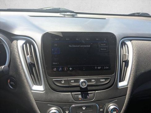 Used 2021 Chevrolet Malibu LS FWD image 12