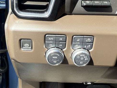 Used 2025 GMC Sierra 1500 Denali w/ Denali Reserve Package image 18