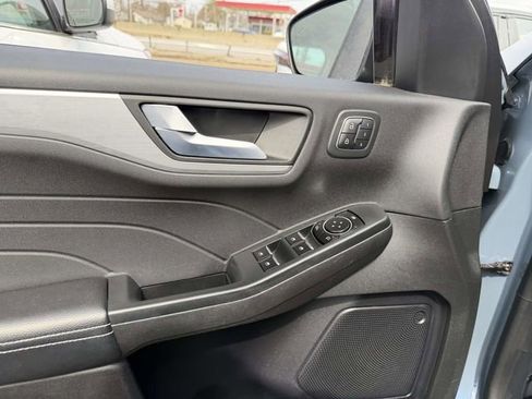 Used 2023 Ford Escape Platinum image 16