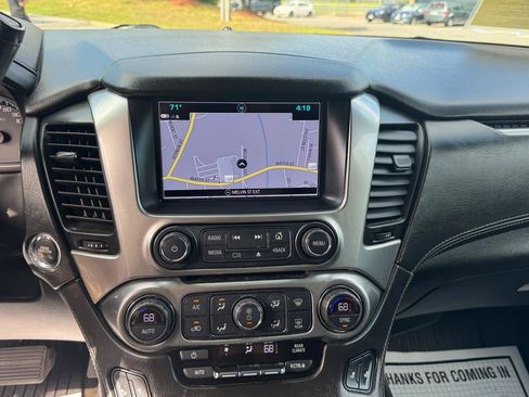 Used 2018 Chevrolet Suburban LT AWD/4WD image 21