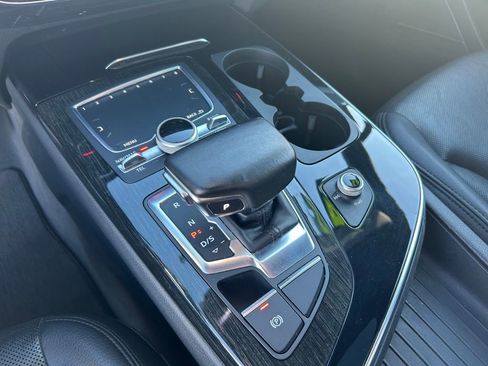 Used 2017 Audi Q7 3.0T Premium Plus image 24