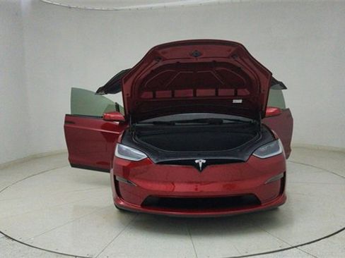 Used 2024 Tesla Model X image 81