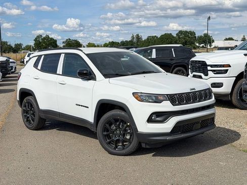 New 2026 Jeep Compass Latitude image 2
