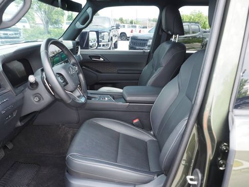 Used 2025 Lexus GX 550 w/ Cold Area Package AWD/4WD image 14
