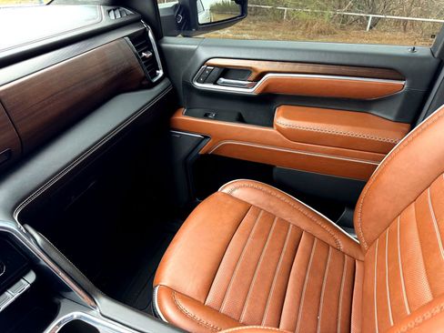 Used 2025 GMC Sierra 2500 Denali Ultimate w/ Max Trailering Package image 36