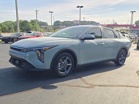 New 2026 Kia K4 LXS image 7