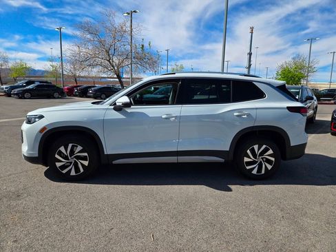 Used 2025 Volkswagen Tiguan S AWD/4WD image 3
