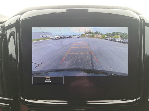 Used 2023 Chevrolet Traverse LT AWD/4WD image 24