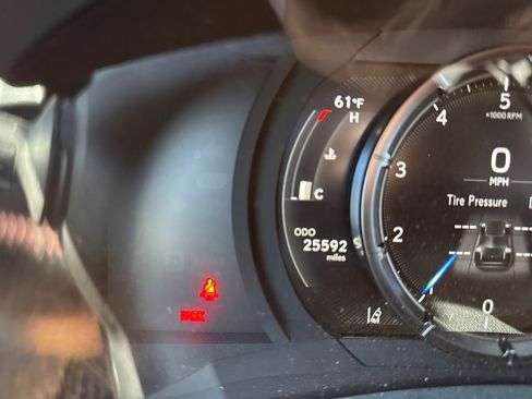 Used 2024 Lexus IS 350 F Sport RWD image 10
