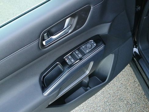 New 2025 Nissan Pathfinder SL w/ Black Appearance Package image 12