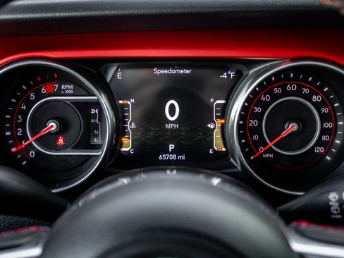 Used 2018 Jeep Wrangler Unlimited Rubicon image 32