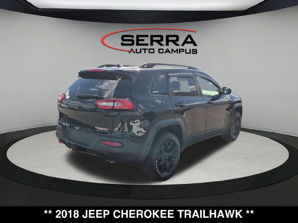 Used 2018 Jeep Cherokee Trailhawk AWD/4WD image 14