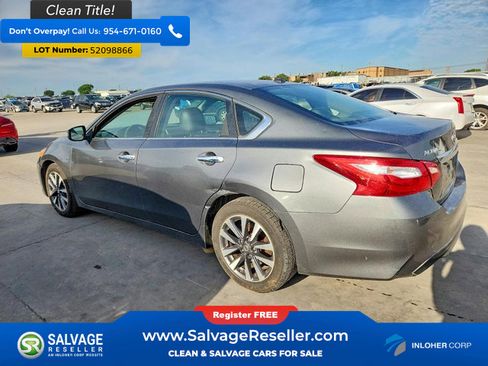 Used 2017 Nissan Altima 2.5 SL w/ Moonroof Package FWD image 3