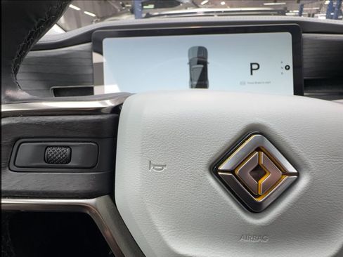 Used 2025 Rivian R1S Adventure AWD/4WD image 45