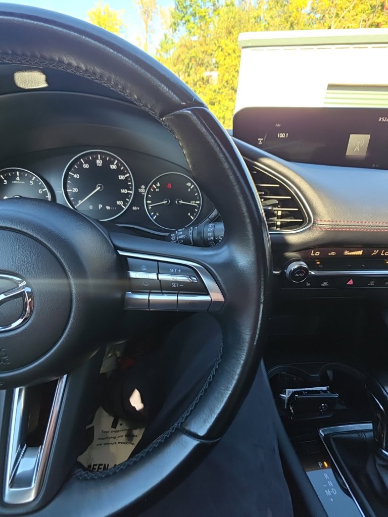 Used 2023 MAZDA MAZDA3 s FWD image 29