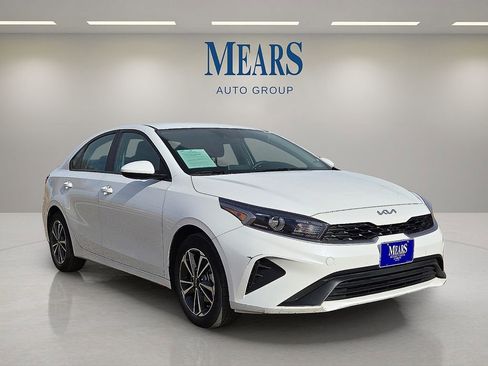 Used 2024 Kia Forte LXS image 8