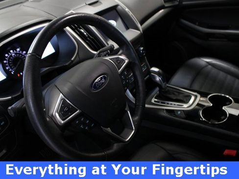 Used 2022 Ford Escape SE w/ Cold Weather Package image 2