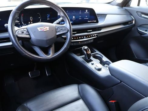 Used 2024 Cadillac XT4 Sport FWD image 5