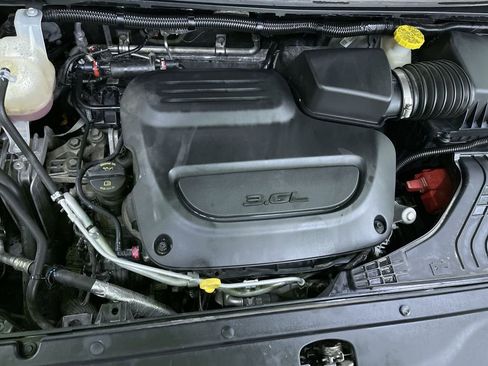 Used 2022 Chrysler Pacifica Touring-L image 29