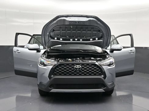 Used 2024 Toyota Corolla Cross LE FWD image 36