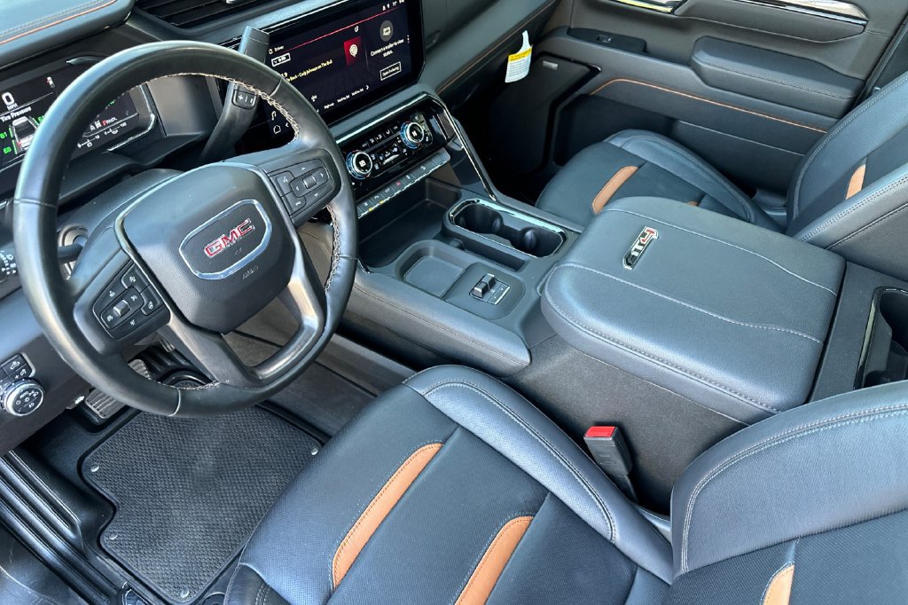 Used 2025 GMC Sierra 2500 AT4 w/ AT4 Premium Plus Package AWD/4WD image 4