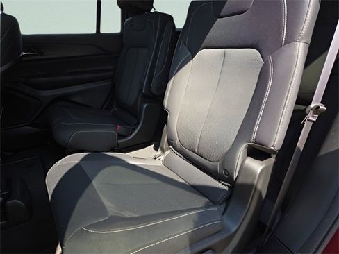 Used 2024 Jeep Grand Cherokee L Laredo w/ Luxury Tech Group I image 17