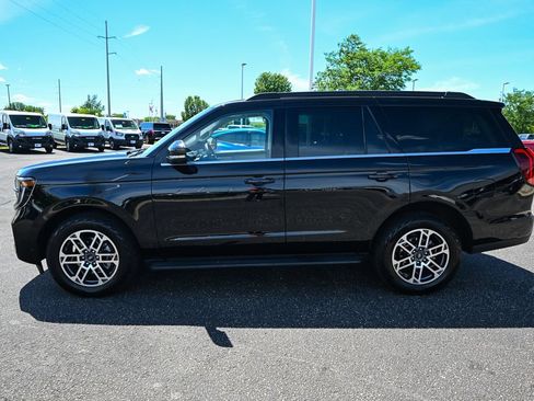 Certified 2025 Ford Expedition Active AWD/4WD image 8