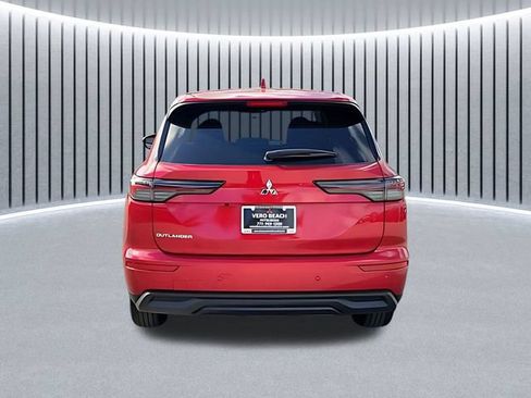 New 2026 Mitsubishi Outlander ES FWD image 5