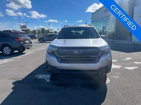 Used 2026 Subaru Forester Premium AWD/4WD image 8
