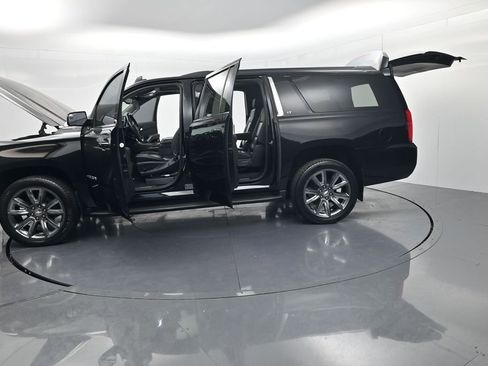 Used 2019 Chevrolet Suburban LT AWD/4WD image 70