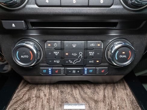Used 2018 Ford F250 Lariat w/ Lariat Ultimate Package AWD/4WD image 26