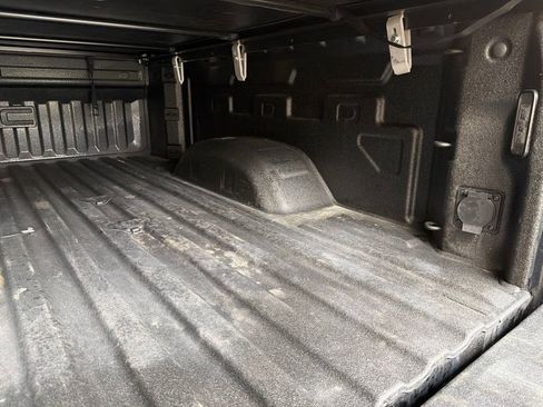 Used 2025 GMC Sierra 2500 AT4 w/ AT4 Premium Plus Package AWD/4WD image 9