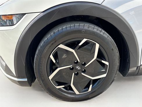 Used 2024 Hyundai Ioniq 5 SEL RWD image 31