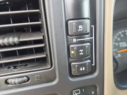 Used 2004 GMC Yukon SLT w/ 1SD Preferred Equipment Group AWD/4WD image 23