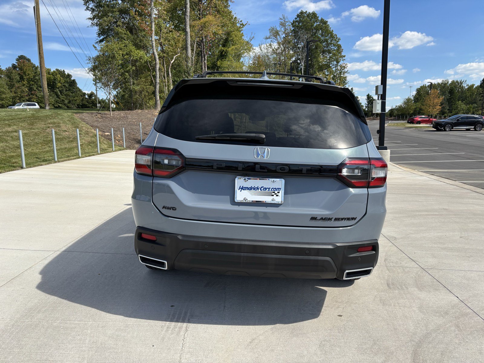 Used 2025 Honda Pilot Black Edition image 9