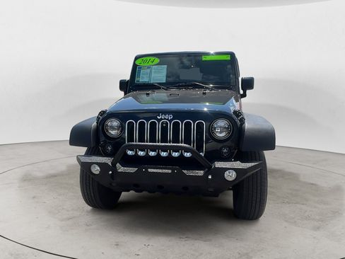 Used 2014 Jeep Wrangler Unlimited Rubicon w/ Connectivity Group AWD/4WD image 2