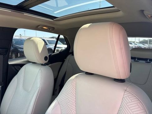 Used 2023 Buick Encore GX Essence w/ Experience Buick Package AWD/4WD image 13